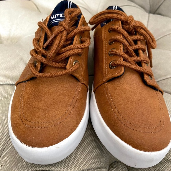 Boy’s Náutica - Picture 1 of 4